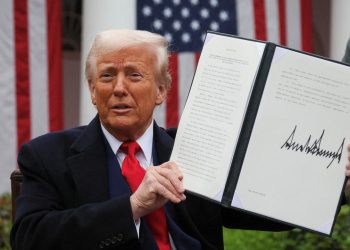 “Serán los consumidores quienes paguen la guerra comercial de Trump”: especialista