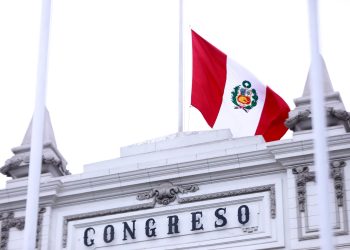 Perú declara duelo nacional por muerte de Vargas Llosa