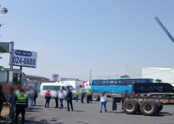 Durante cuatro horas transportistas bloquearon la México-Querétaro