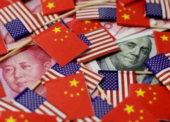 China eleva al 84% aranceles a productos estadounidenses