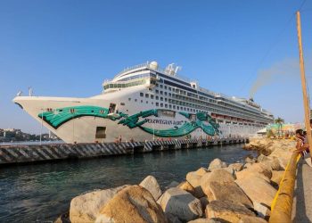 Llega crucero Norwegian Jade al puerto de Acapulco