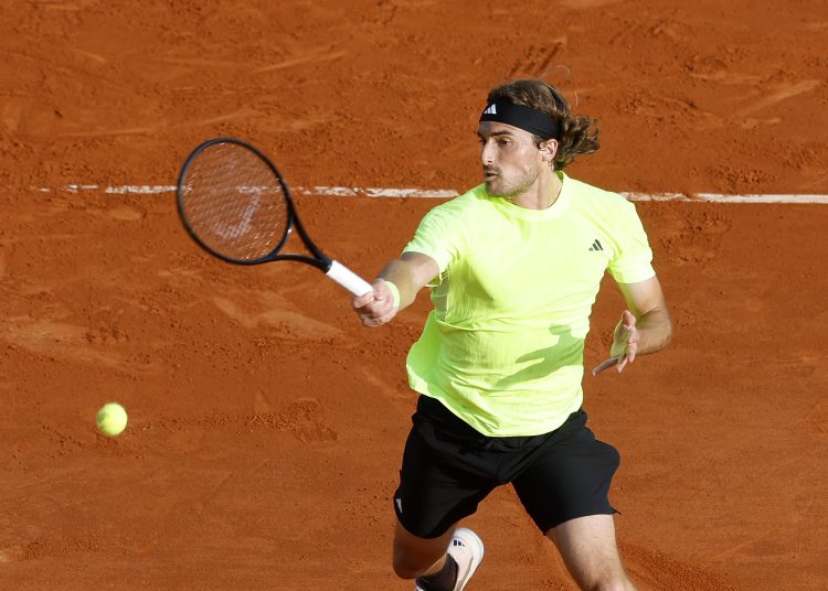 ROQUEBRUNE CAP MARTIN (France), 08/04/2025.- Stefano Tsitsipas of Greece in action during his match against Jordan Thompson of Australia at the ATP Monte Carlo Masters tennis tournament in Roquebrune Cap Martin, France, 08 April 2025. (Tenis, Francia, Grecia, Jordania) EFE/EPA/SEBASTIEN NOGIER