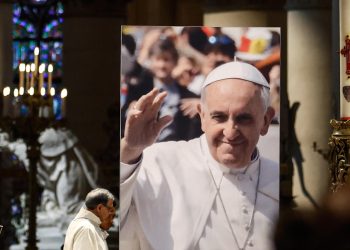 El Papa Francisco falleció a causa de un ictus cerebral