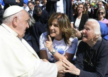 Geneviève Jeanningros, la monja amiga del Papa que lloró su muerte