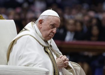 El Papa Francisco no presidirá ceremonias del jueves y viernes santo