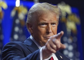 “Es un buen momento para comprar”, dice Trump a inversores