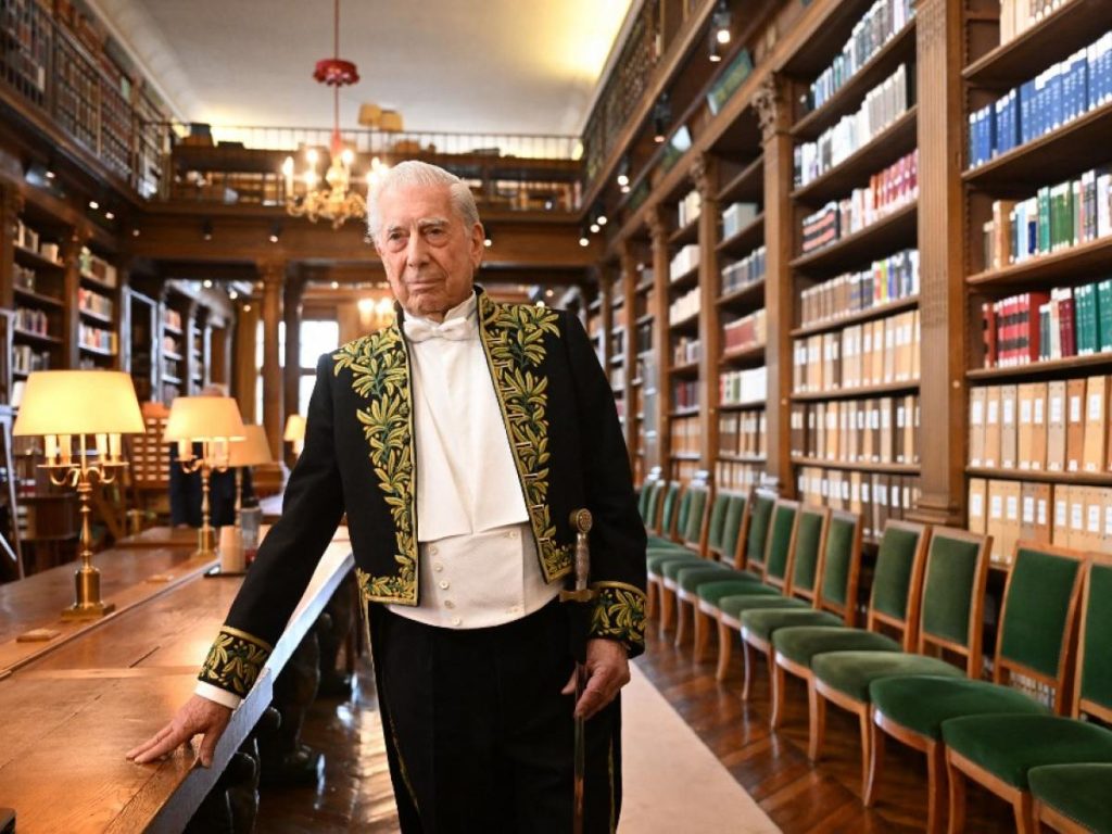 La Real Academia Española de luto por Vargas Llosa
