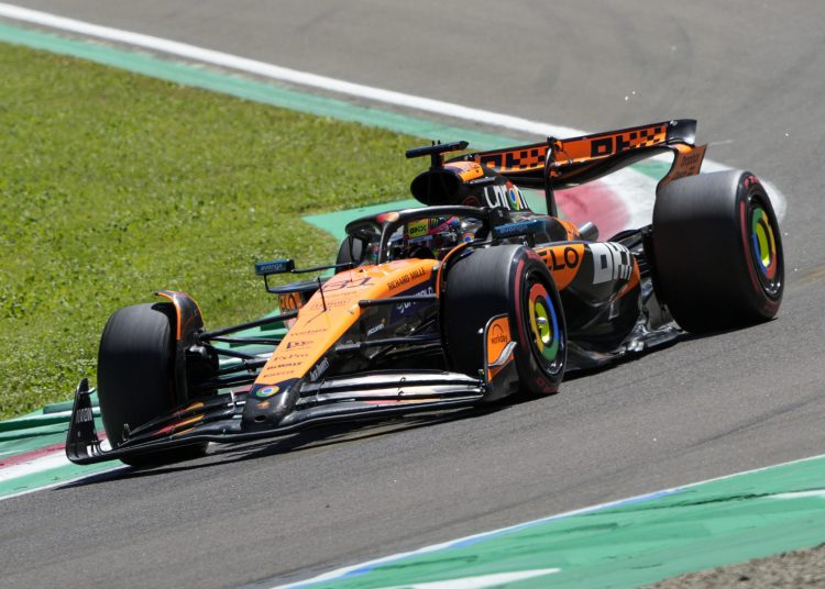 Imola (Italy), 16/05/2025.- McLaren driver Oscar Piastri of Australia in action during the first free practice session for the Formula 1 Grand Prix of the Emilia-Romagna at the Autodromo Enzo e Dino Ferrari racetrack in Imola, Italy, 16 May 2025. The 2025 Formula 1 Grand Prix of the Emilia-Romagna is held on 18 May 2025. (Fórmula Uno, Italia) EFE/EPA/DANILO DI GIOVANNI