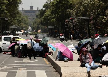 No cesan los bloqueos de la CNTE