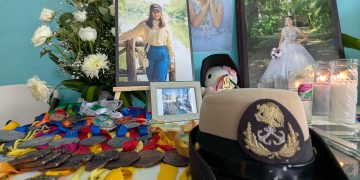 Buque Cuauhtémoc: Familiares y amigos despiden a cadete mexicana