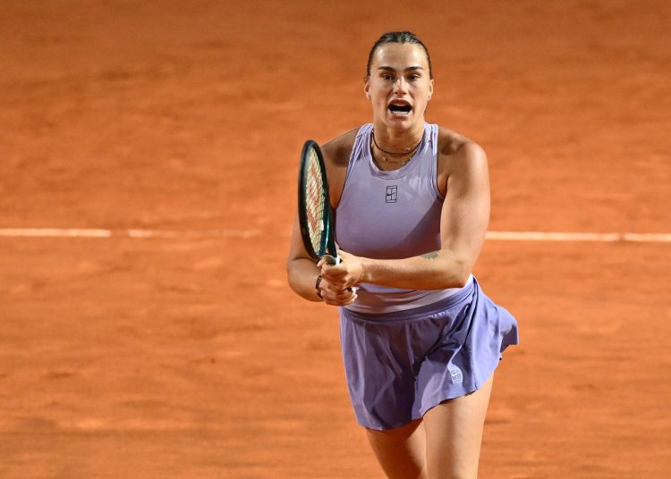 ROME (Italy), 14/05/2025.- Aryna Sabalenka of Belarus in action against Qinwen Zheng of China their women's singles quarter final tennis match at the Italian Open tennis tournament at Foro Italico sports complex, in Rome, Italy, 14 May 2025. (Tenis, Bielorrusia, Italia, Roma) EFE/EPA/DOMENICO CIPPITELLI