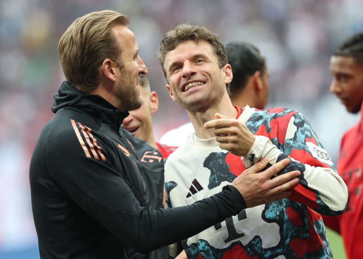 Leipzig (Germany), 03/05/2025.- Munich's Harry Kane (L) and Thomas Mueller (R) react after the German Bundesliga soccer match between RB Leipzig and Bayern Munich in Leipzig, Germany, 03 May 2025. (Alemania) EFE/EPA/Filip Singer ATTENTION: The DFL regulations prohibit any use of photographs as image sequences and/or quasi-video.