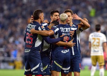Rayados vence a los Pumas y se clasifica a los cuartos de final