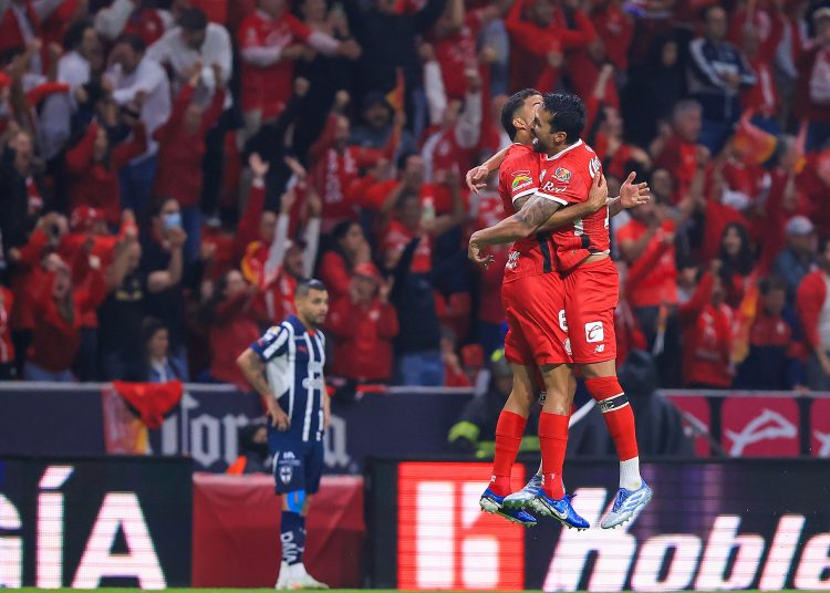 Andres Pereira and Luan Garcia of Toluca during the Quarter-Final second leg match between Toluca and Monterrey as part of the Liga BBVA MX, Torneo Clausura 2025 at Nemesio Diez Stadium on May 10, 2025 in Toluca, Estado de Mexico, Mexico.