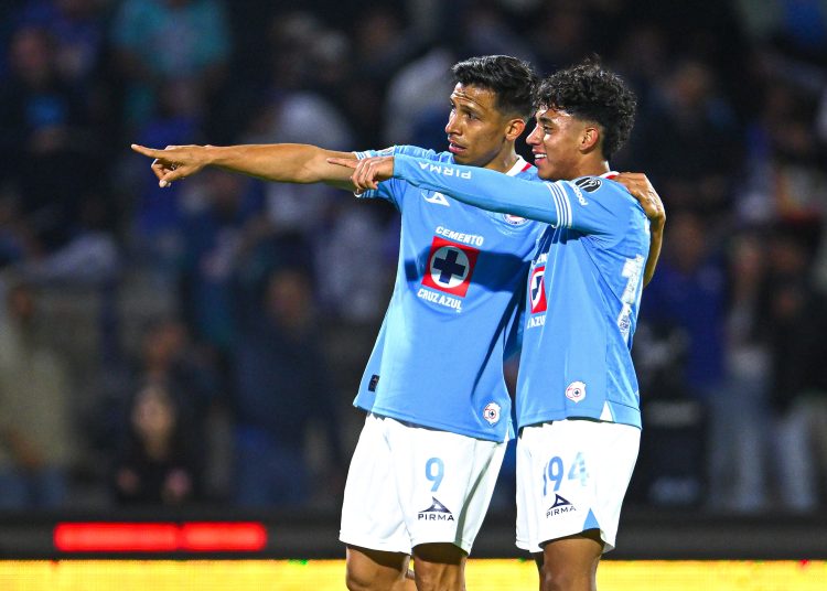 Amaury Morales and Angel Sepulveda of Cruz Azul during the Quarter-Final second leg match between Cruz Azul and Leon as part of the Liga BBVA MX, Torneo Clausura 2025 at Olimpico Universitario Stadium on May 11, 2025 in Mexico City, Mexico.