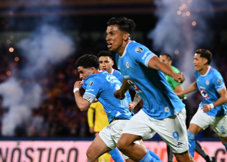 Jose Rivero celebrates his goal 1-0 with Angel Sepulveda of Cruz Azul during the Semi-Final first leg match between Cruz Azul and America as part of the Liga BBVA MX, Torneo Clausura 2025 at Olimpico Universitario Stadium on May 15, 2025 in Mexico City, Mexico.