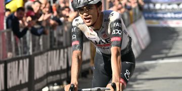 El mexicano Isaac del Toro (UAE) se impuso en la sexta etapa del Tour de UAE, entre Al Ain Museum y Jebel Hafeet, y se situó al frente de la general