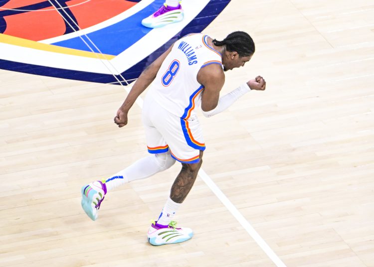 OKLAHOMA CITY (United States), 14/05/2025.- Oklahoma City Thunder forward Jalen Williams celebrates during the second half of the Western Conference Semifinals game two between the Oklahoma City Thunder and the Denver Nuggets in Oklahoma City, Oklahoma, USA, 13 May 2025. The best of seven series is tied 22.  (Baloncesto) EFE/EPA/GERALD LEONG  SHUTTERSTOCK OUT