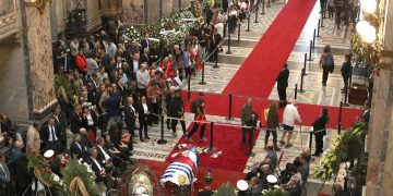 El público despide a José Mujica en el Palacio Legislativo