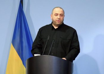 Ucrania envía delegación a negociar con Rusia