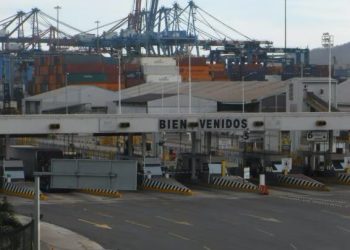 Trabajadores de Aduana de México protestan contra acoso laboral en puerto de Manzanillo