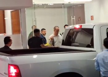 En privado se reúne José Merino con senadores de Morena para ajustes a reforma Telecom