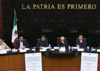 Tras atentado contra Ximena Guzmán y José Muñoz, guardan minuto de silencio en conversatorios del Senado