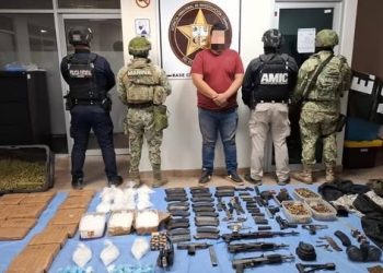 Detienen a líder criminal en posesión de droga y arsenal en Cajeme, Sonora