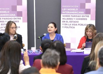 Presenta TEPJF Ley Modelo; paridad es principio democrático, no concesión: Soto