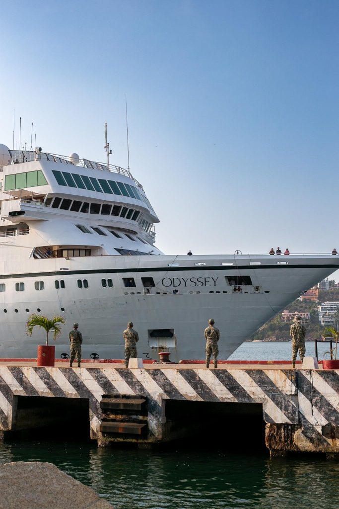 Arriban cruceros a Acapulco y Zihuatanejo