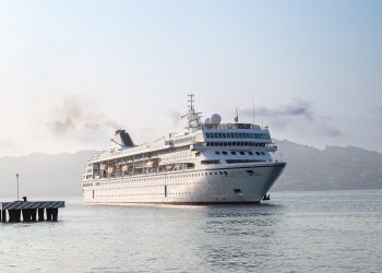 Arriban cruceros a Acapulco y Zihuatanejo