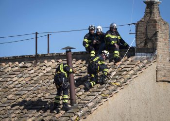 La Capilla Sixtina afina detalles de estufas y mesas para el Cónclave