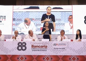 “Incrementar acceso al crédito”, pide Sheinbaum en Convención Bancaria