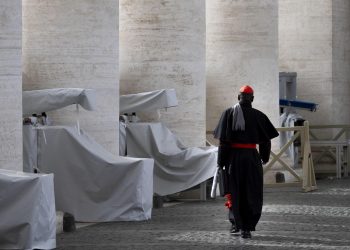 Los cardenales que participarán en el cónclave se encuentran en Roma