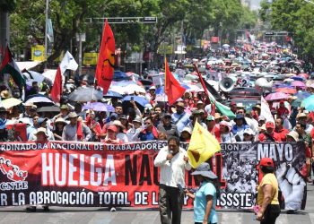 “Habrá diálogo, pero se mantienen plantón y marchas”: CNTE