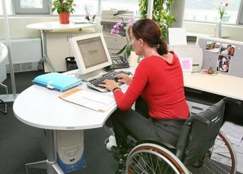 Madres con discapacidad participan económicamente en su hogar