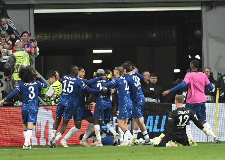Wroclaw (Poland), 28/05/2025.- Players of Chelsea celebrate the 1-4 goal during the UEFA Europa Conference League final soccer match between Real Betis and Chelsea FC, in Wroclaw, Poland, 28 May 2025. (Polonia) EFE/EPA/Jakub Kaczmarczyk POLAND OUT