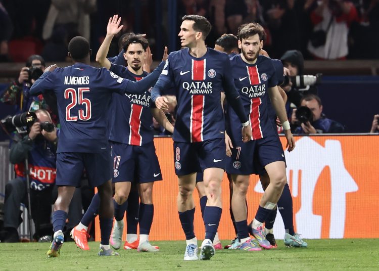 Rome (Italy), 07/05/2025.- Players of PSG celebrate the 2-0 goal during their men's singles first round match at the Italian Open tennis tournament in Rome, Italy, 07 May 2025. (Tenis, Italia, Roma) EFE/EPA/FABRIZIO CORRADETTI
