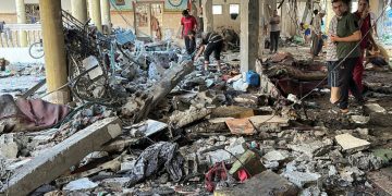 Ataques israelíes a escuelas de Gaza dejan medio centenar de muertos