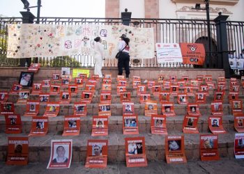 Madres rastreadoras toman la Fiscalía de Sinaloa exigiendo la localización de sus hijos
