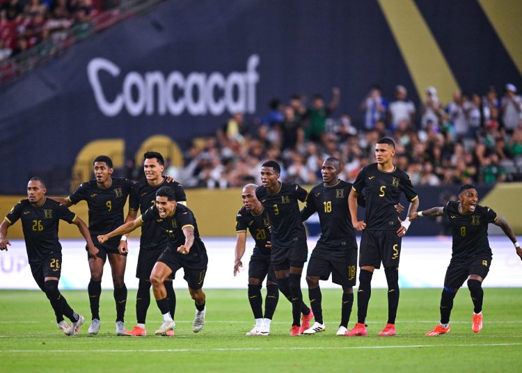 Players of Honduras celebrate reaching the semifinals after defeating Panama 4-5 on penalties during the Quarter Finals match between Panama and Honduras as part of the 2025 CONCACAF Gold Cup at State Farm Stadium, on June 28, 2025 on Glendale, Phoenix Arizona, United States.