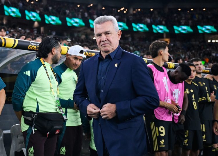 Javier Aguirre head coach of Mexico during the Quarter Finals match between Mexico (Mexican National team) and Saudi Arabia as part of the 2025 CONCACAF Gold Cup at State Farm Stadium, on June 28, 2025 on Glendale, Phoenix Arizona, United States.