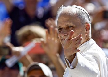 Papa León XIV lamenta “privatización” de la fe