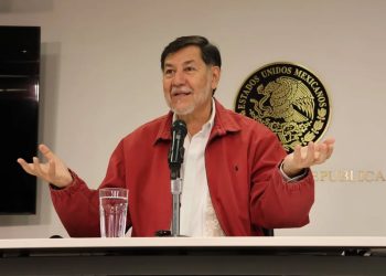 Ronald Johnson embajador de EU deja plantado a Fernández Noroña