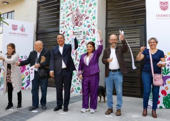 Gobierno de la CDMX entrega viviendas en la GAM