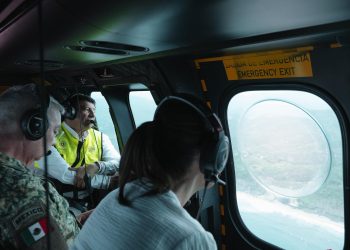 Sheinbaum visita a los damnificados por Erick en las costas de Oaxaca