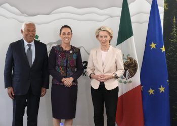 Sheinbaum conversa con Von der Leyen sobre tratado comercial y la invita a México