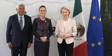 Sheinbaum conversa con Von der Leyen sobre tratado comercial y la invita a México