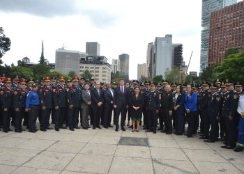 Arranca en la Ciudad de México estrategia de seguridad con policías de proximidad