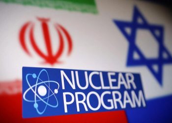 ¿Cuánto tiempo debe pasar para que el uranio enriquecido comience a dispersarse?